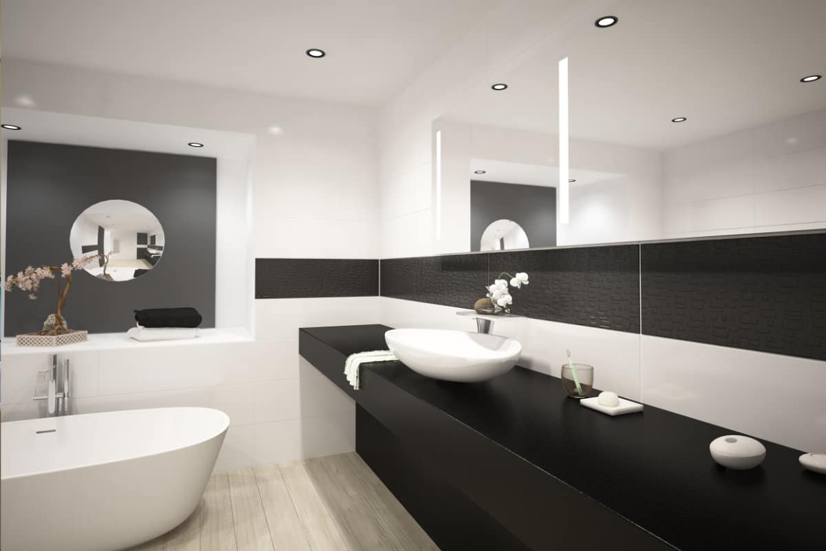 Zwart wit badkamer met spanplafond en ledverlichting